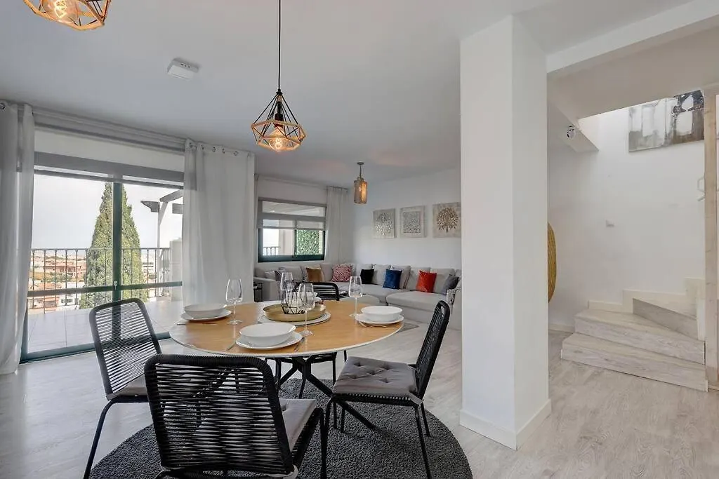 3 Bedroom Semi Detached Villa With Stunning Views! بينالماذينا 0*,